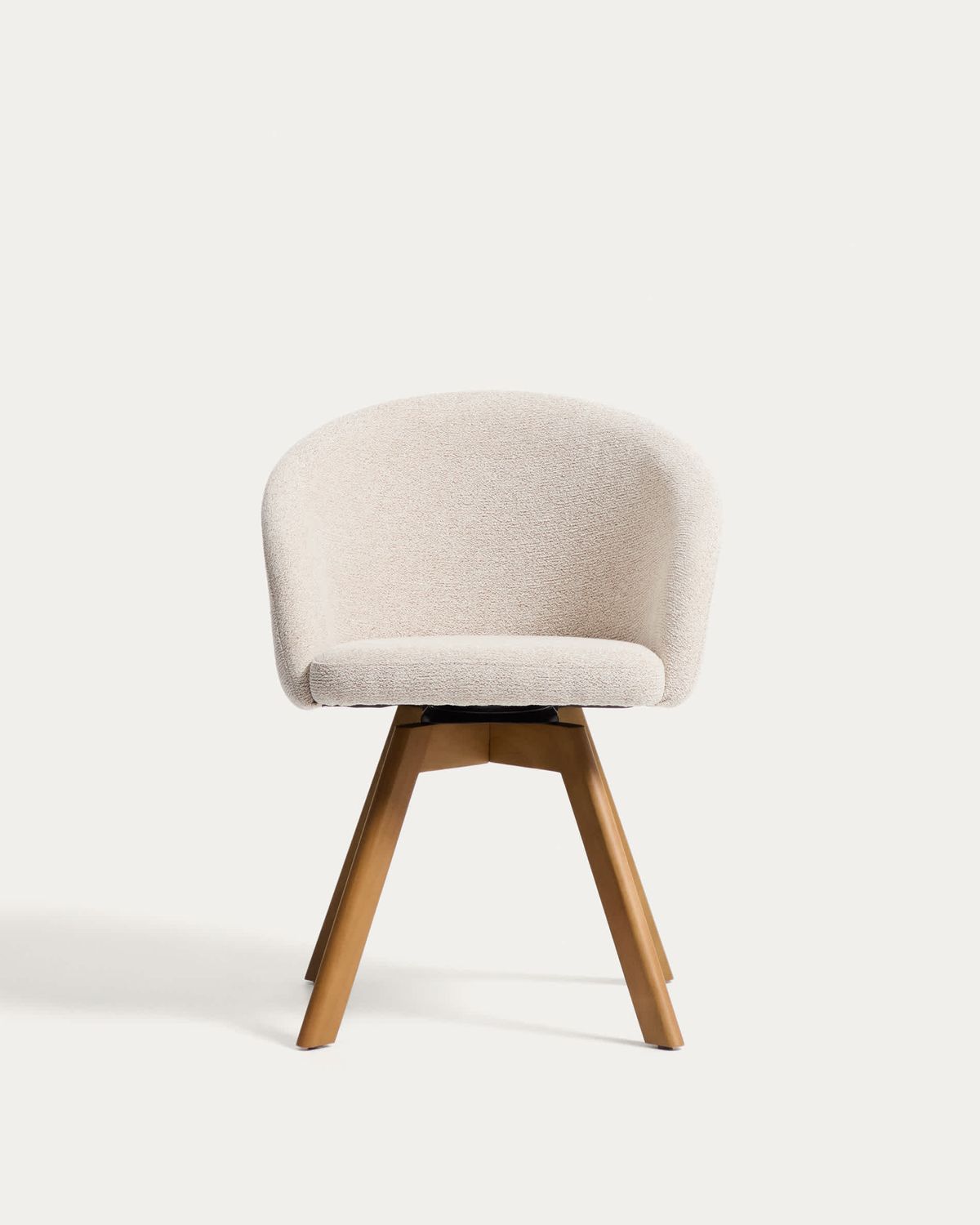 Silla giratoria Marvin chenilla beige y patas de madera maciza de haya acabado tono natural FSC 100%
