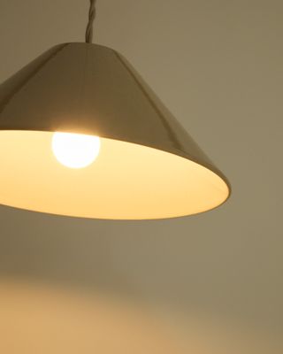 Lámpara de techo Ceren de cerámica beige