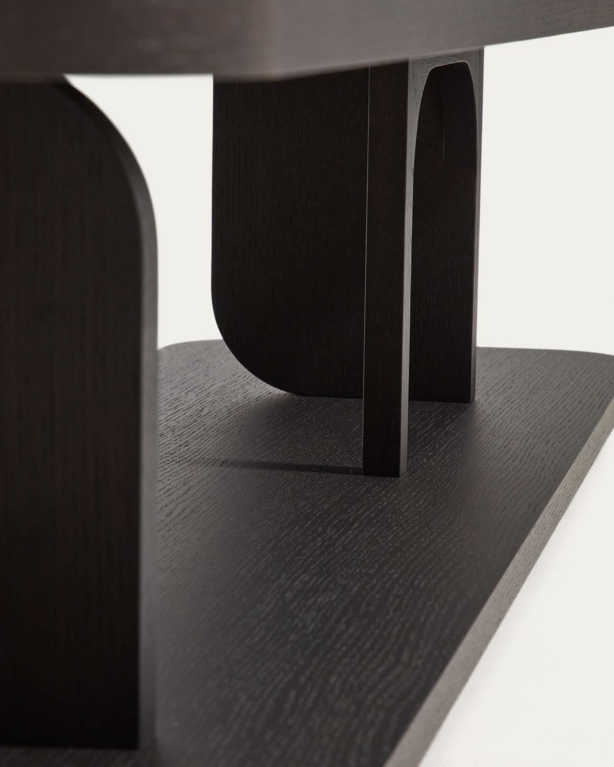 Estantería Aduma de chapa de roble con acabado ebonizado FSC 100% 160 x 65 cm