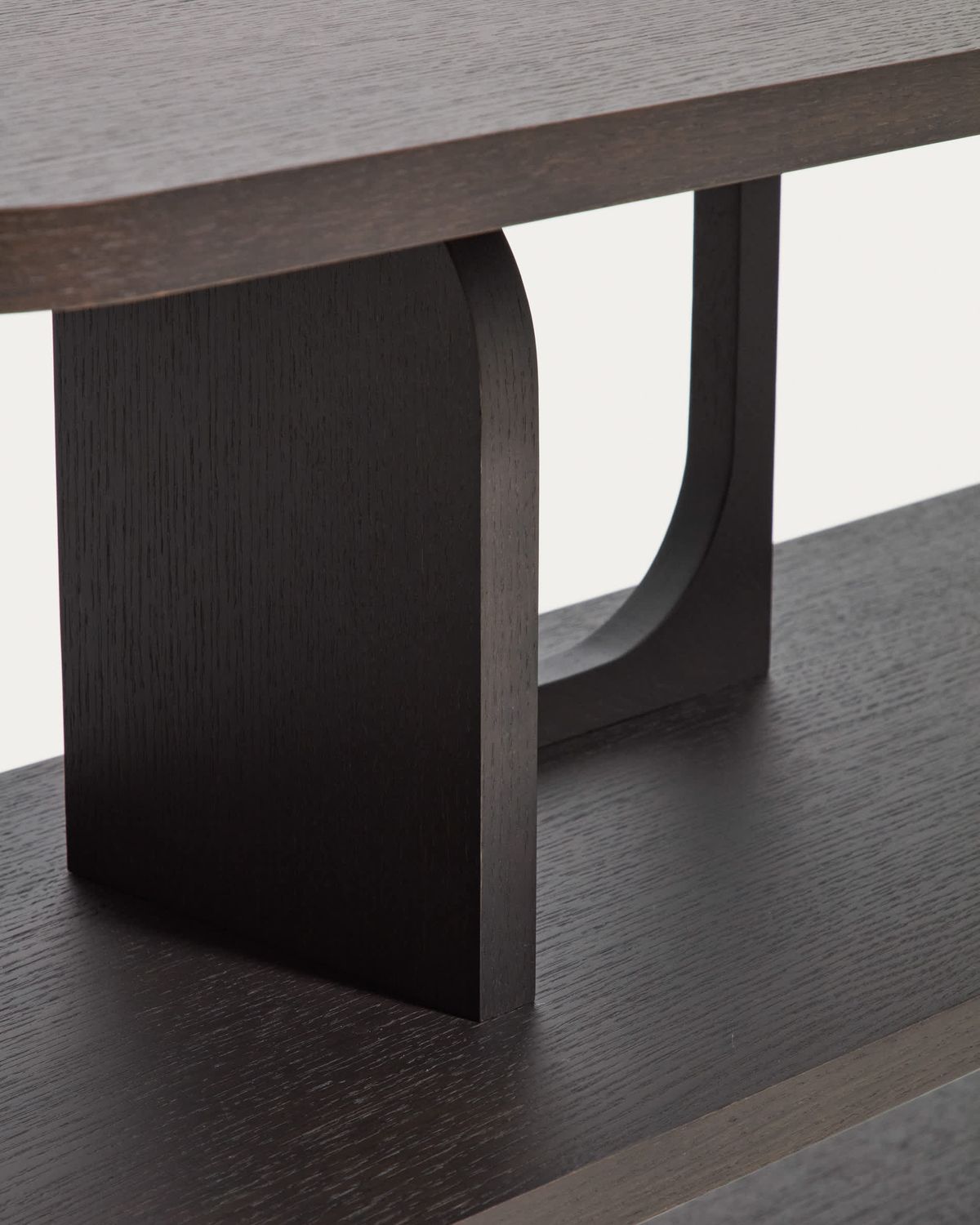 Estantería Aduma de chapa de roble con acabado ebonizado FSC 100% 160 x 65 cm