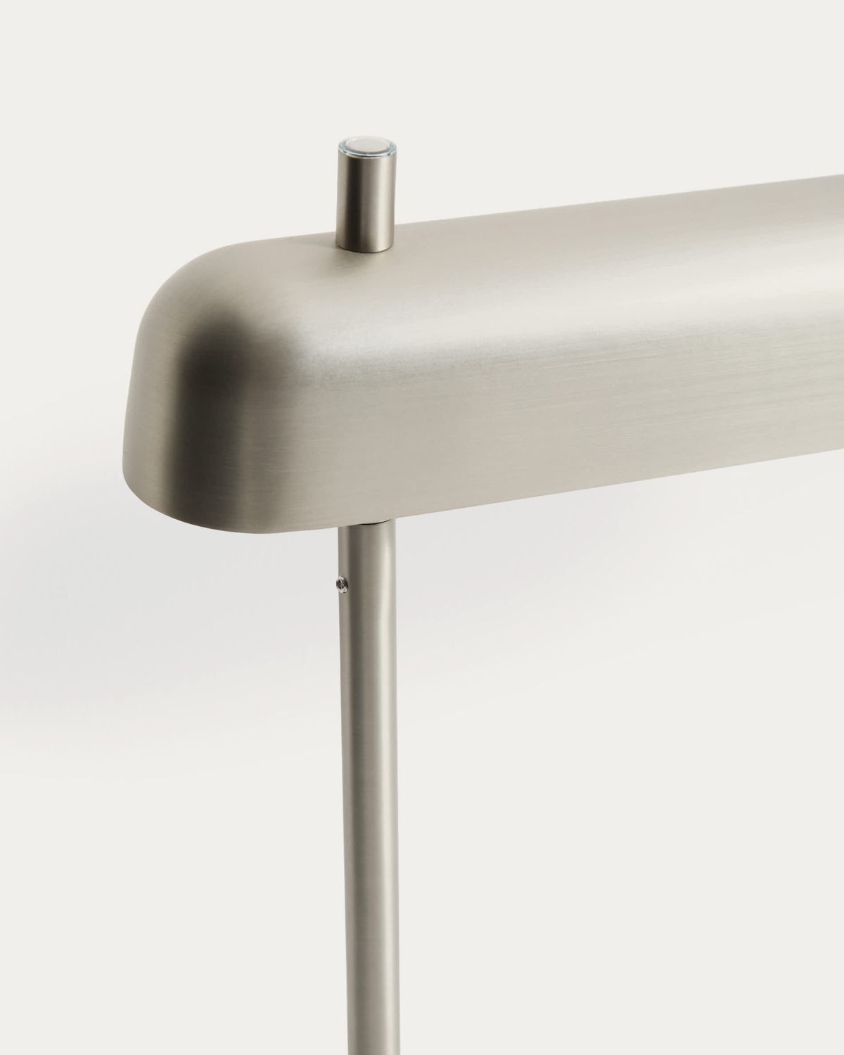 Lámpara de mesa Nelaia con acabado gris