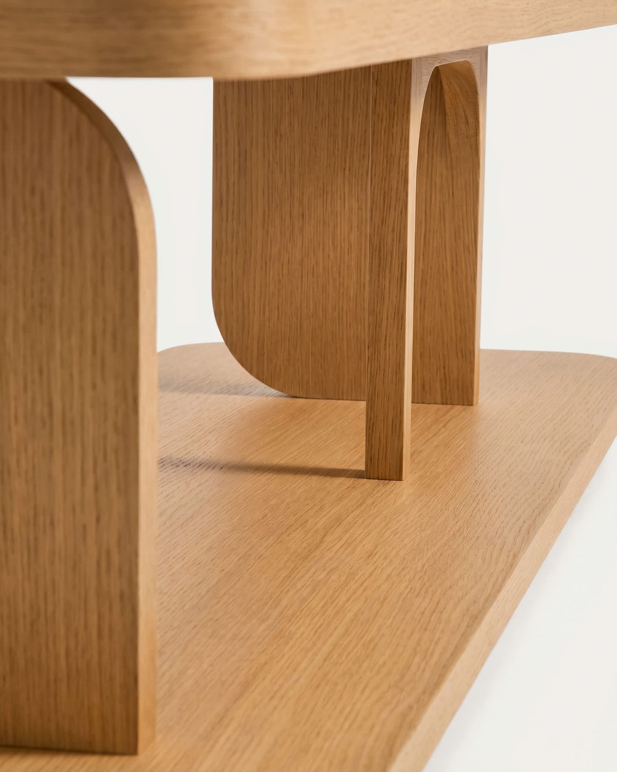 Estantería Aduma de chapa de roble con acabado tono natural FSC 100% 160 x 65 cm