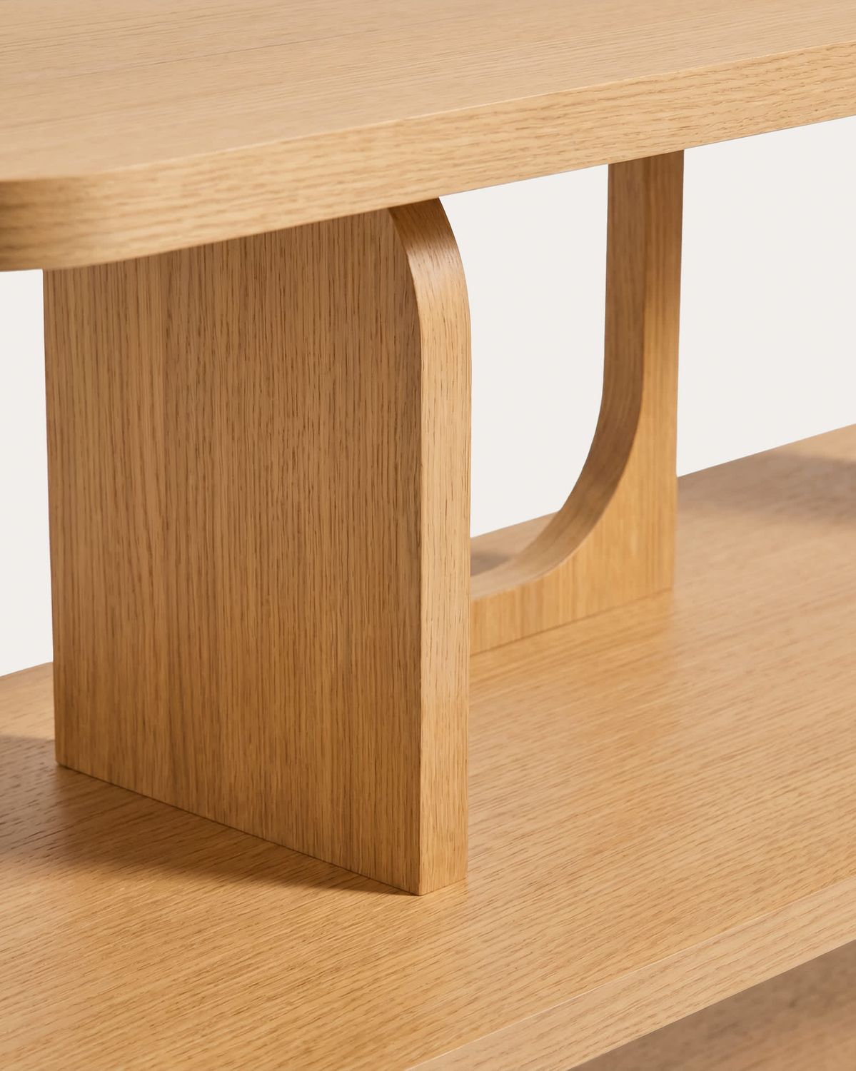 Estantería Aduma de chapa de roble con acabado tono natural FSC 100% 160 x 65 cm
