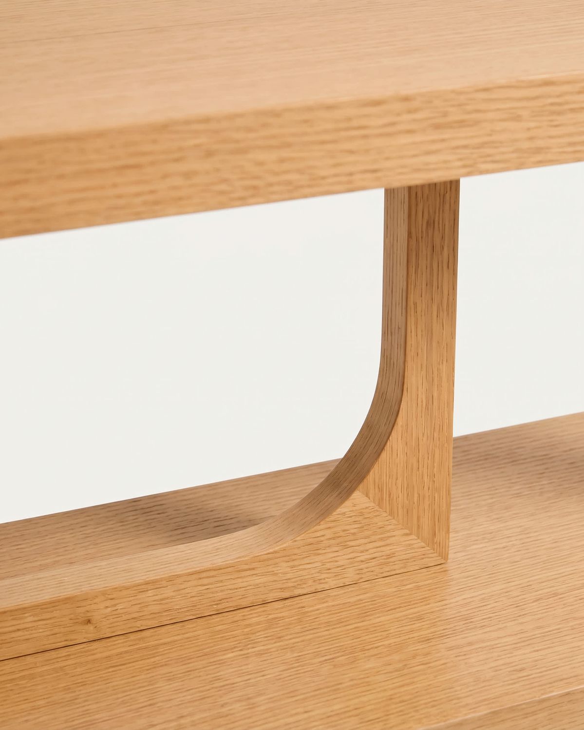 Estantería Aduma de chapa de roble con acabado tono natural FSC 100% 160 x 65 cm