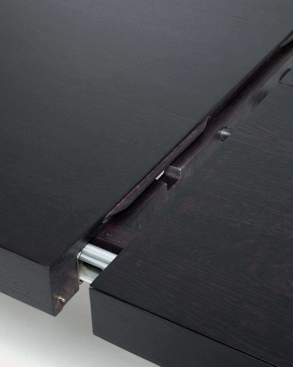 Mesa extensible Erisia de madera maciza de roble con acabado ebonizado 180 (230) x 90 cm FSC 100%