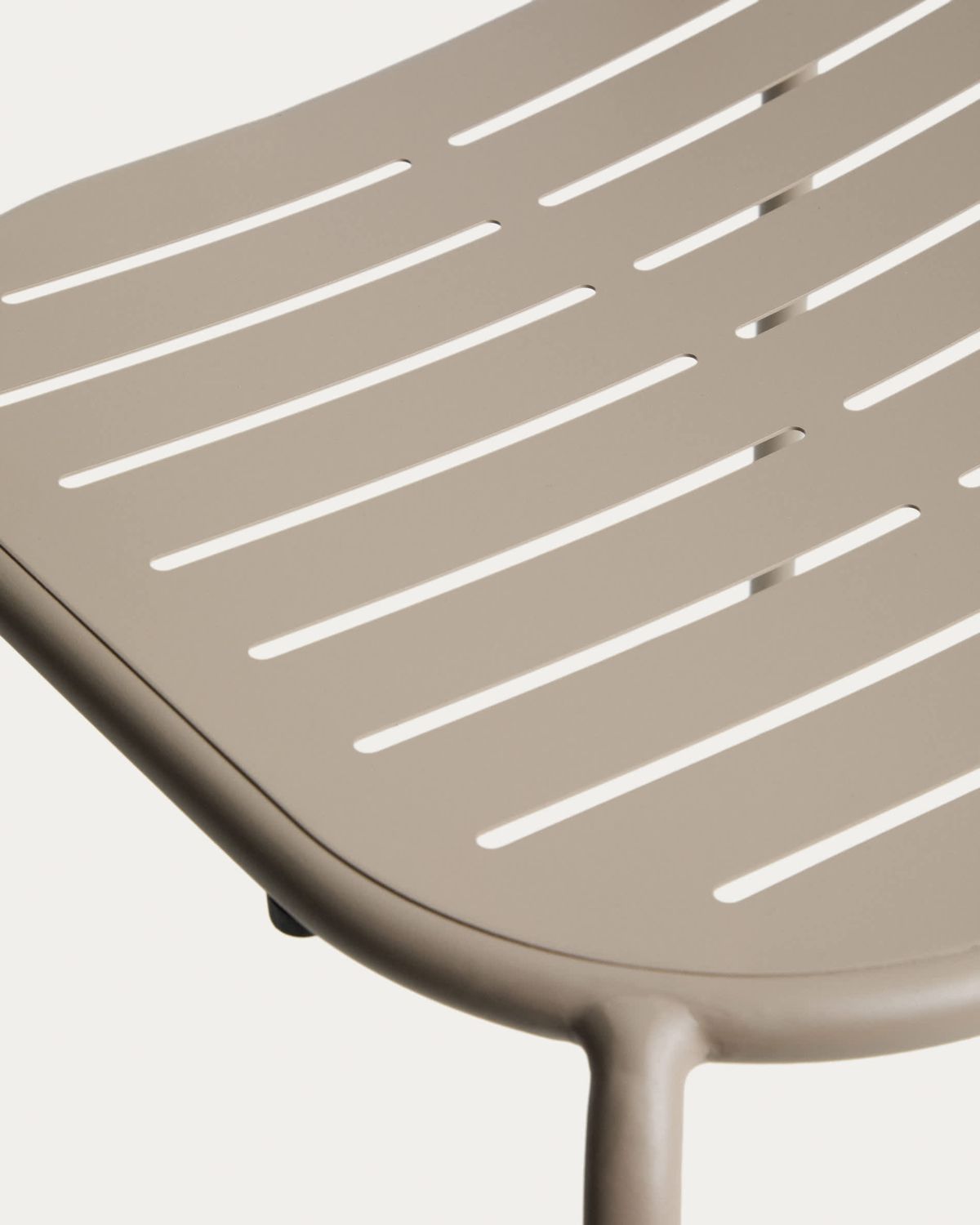 Silla apilable de exterior Brai de acero galvanizado topo