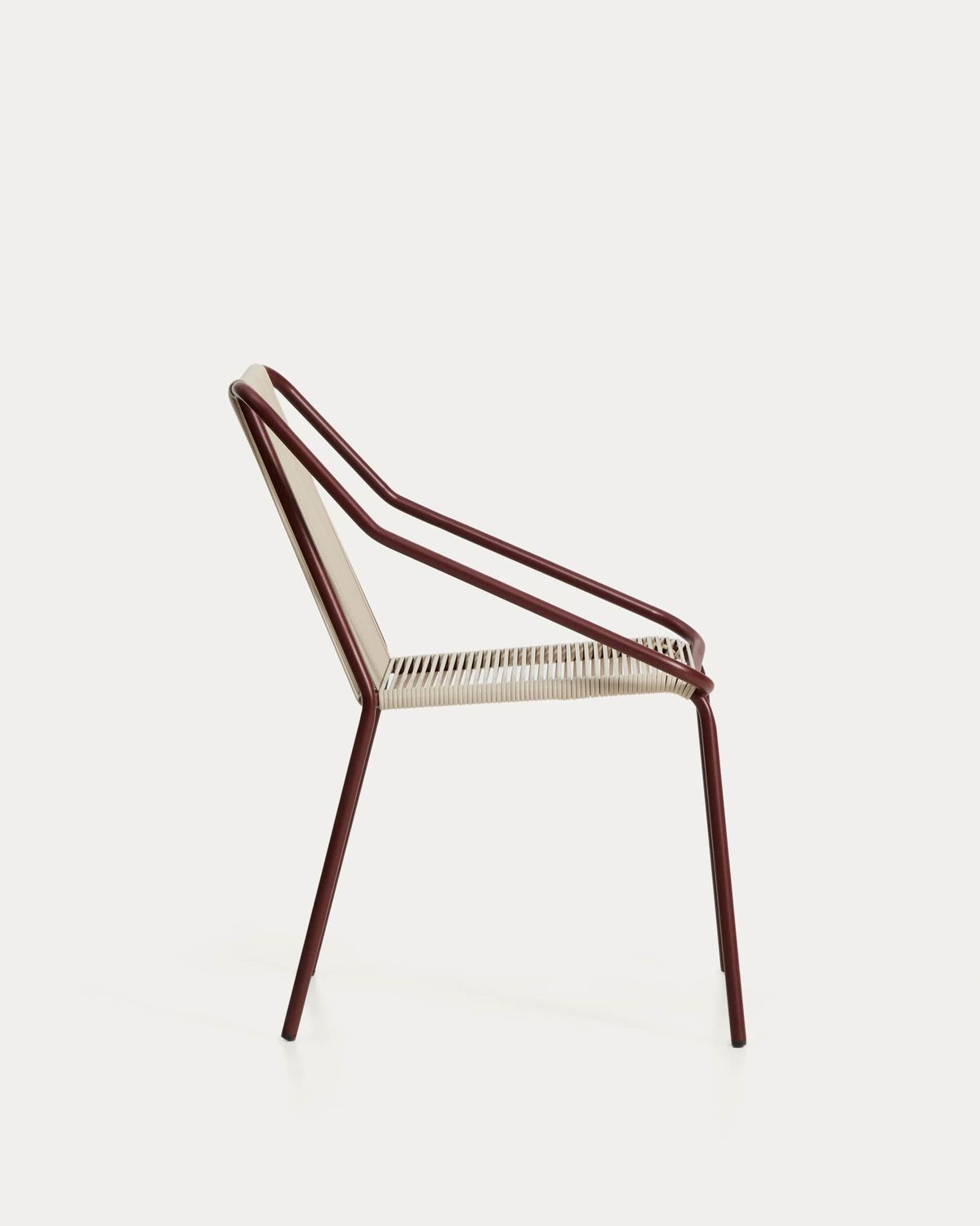 Silla apilable de exterior Zivia de cuerda crudo y acero galvanizado granate