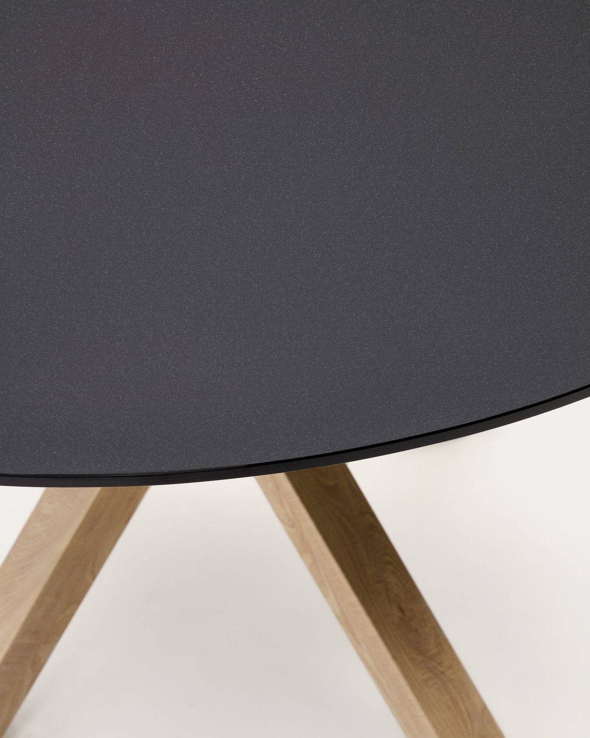 Mesa redonda Argo de cristal negro mate y patas de acero efecto madera Ø 120 cm