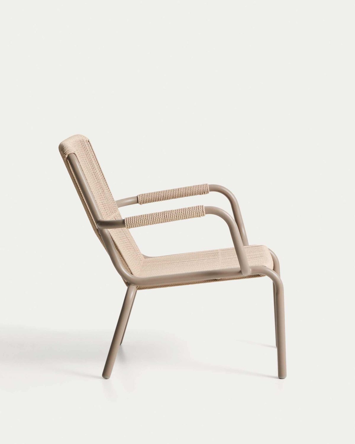 Sillón apilable Salis de aluminio topo y cuerda sintética beige