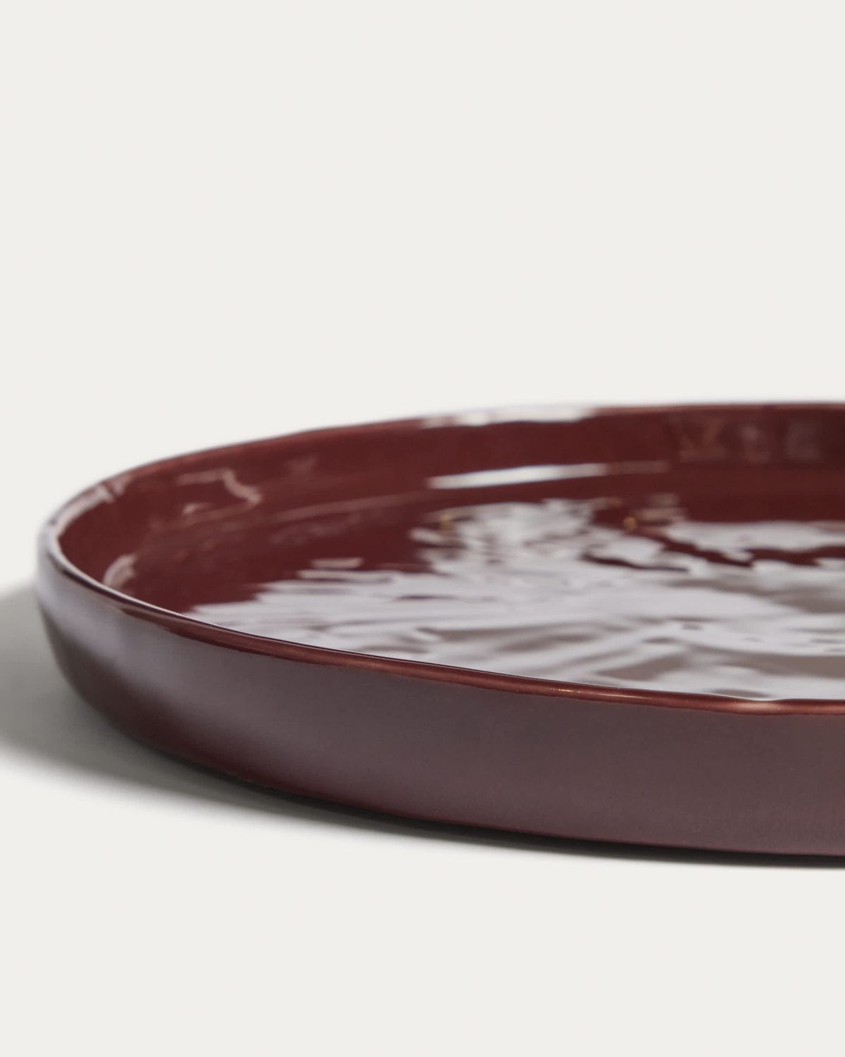 Plato plano Daner de cerámica burdeos