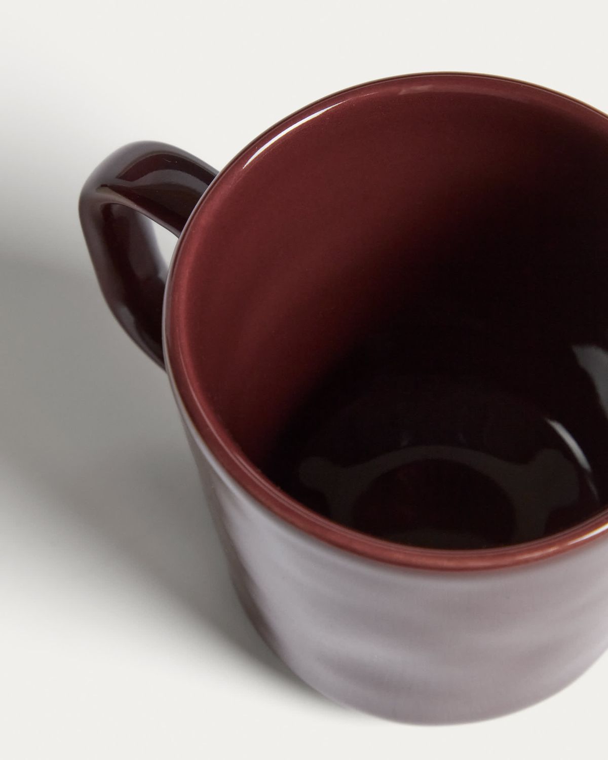 Taza Daner de cerámica burdeos