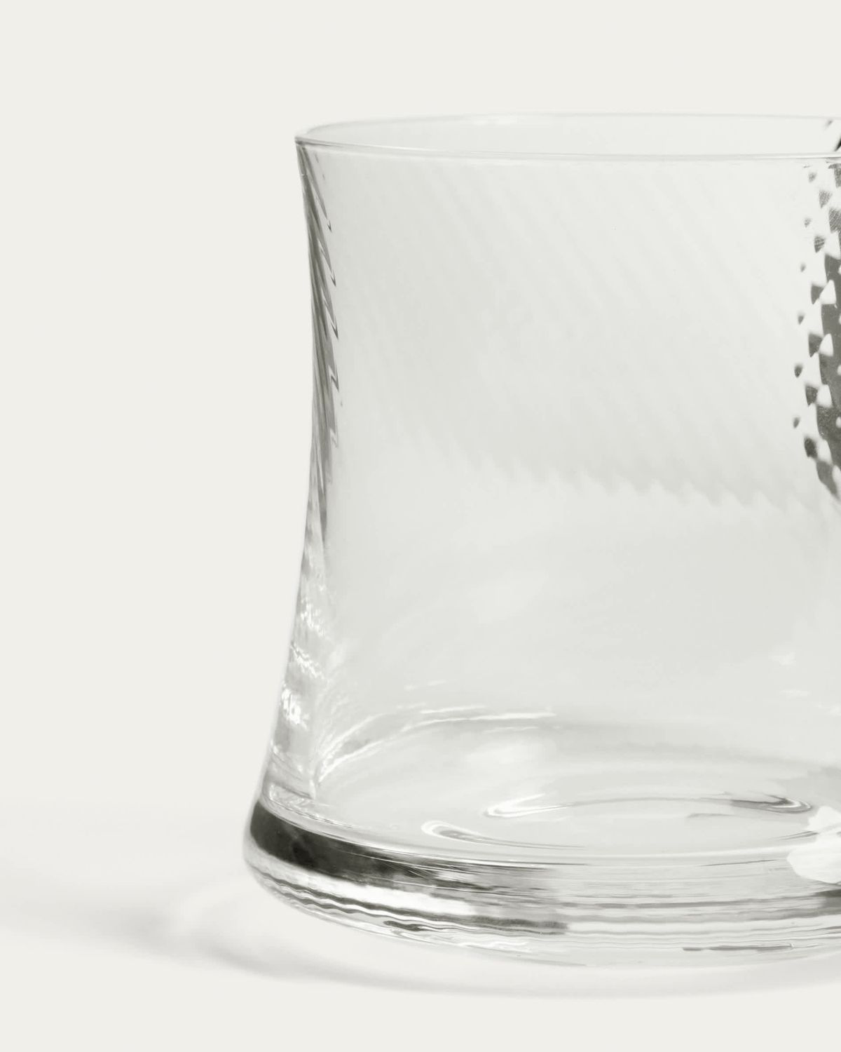Vaso Alori de vidrio transparente con relieve 34 cl