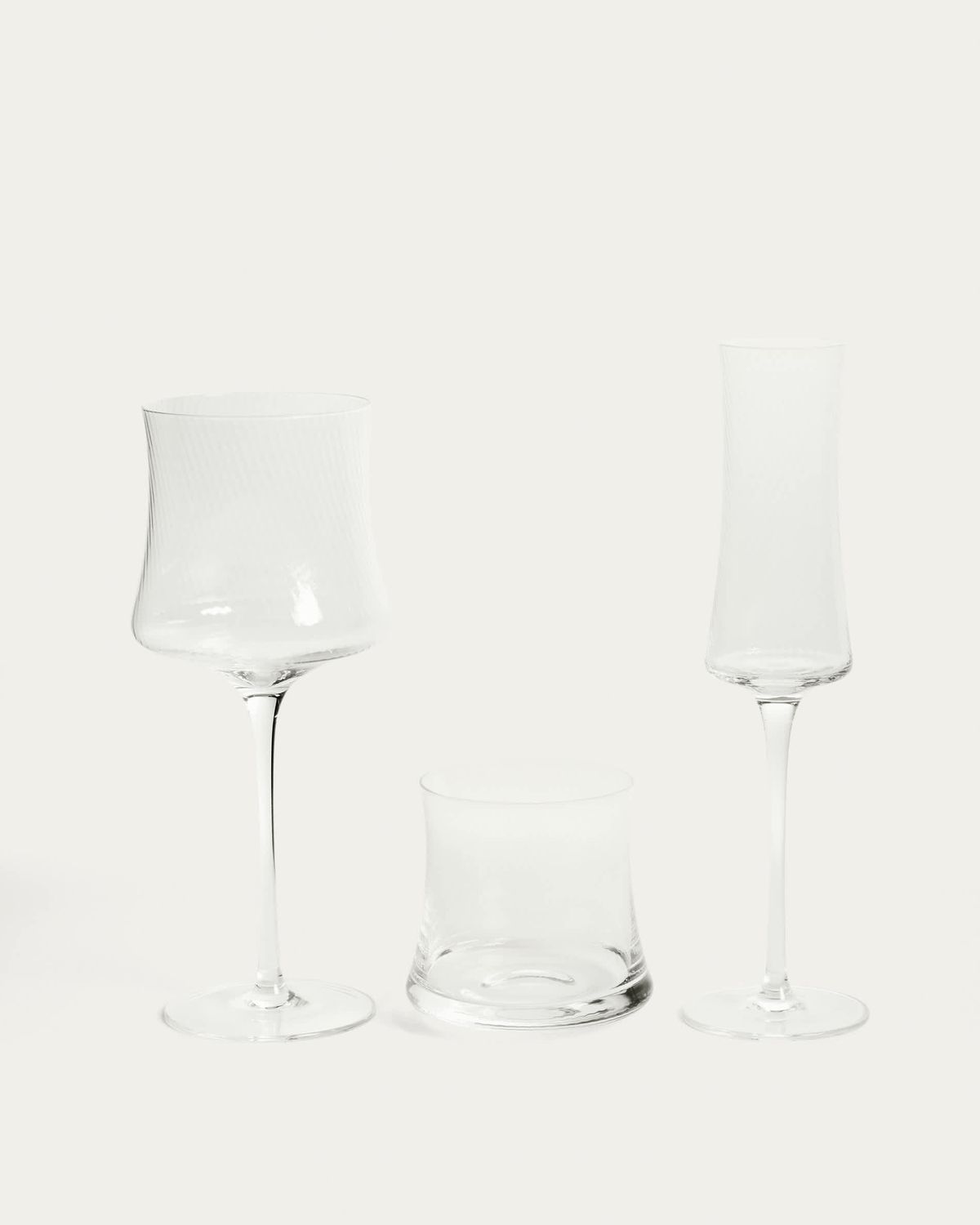 Vaso Alori de vidrio transparente con relieve 34 cl