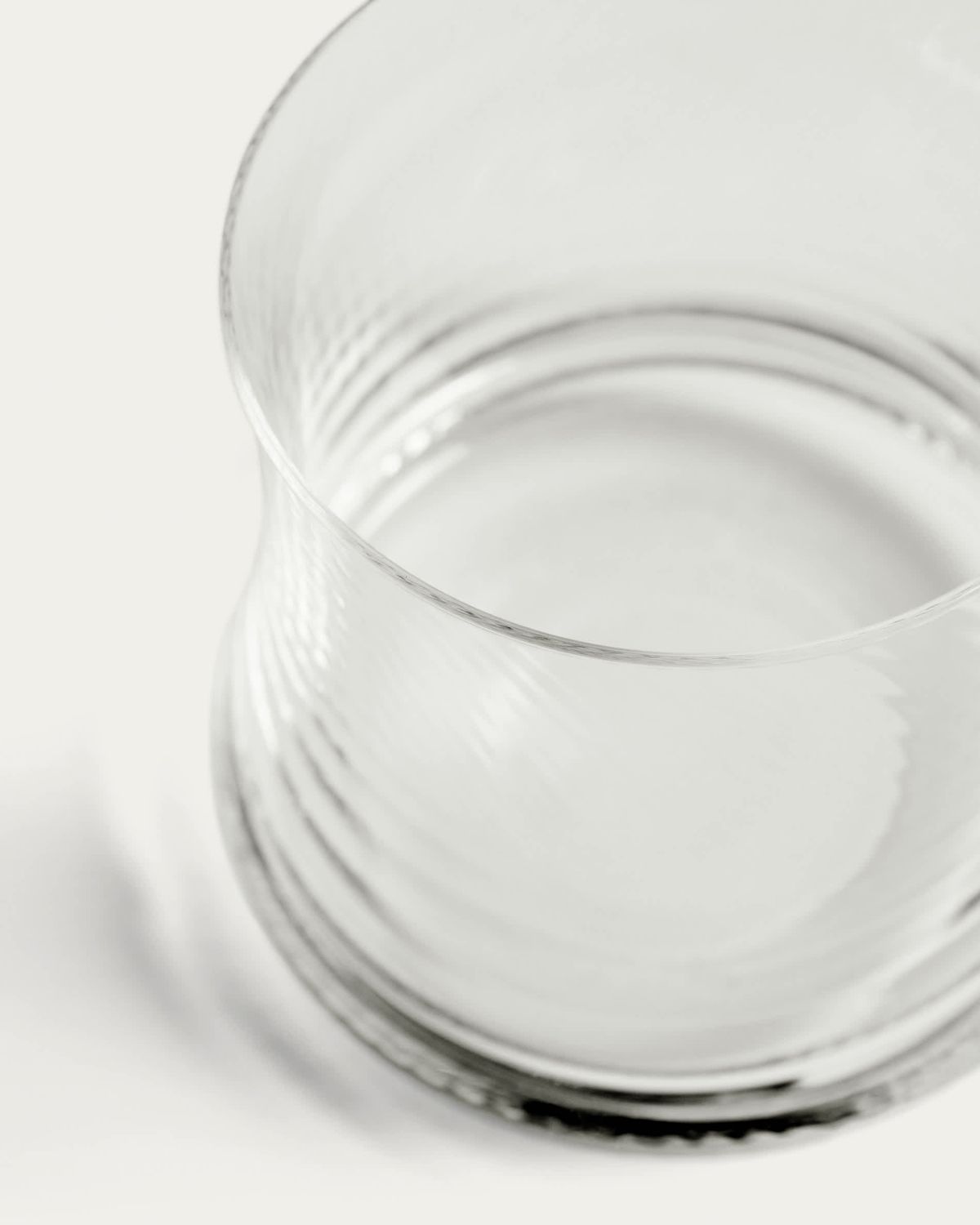 Vaso Alori de vidrio transparente con relieve 34 cl