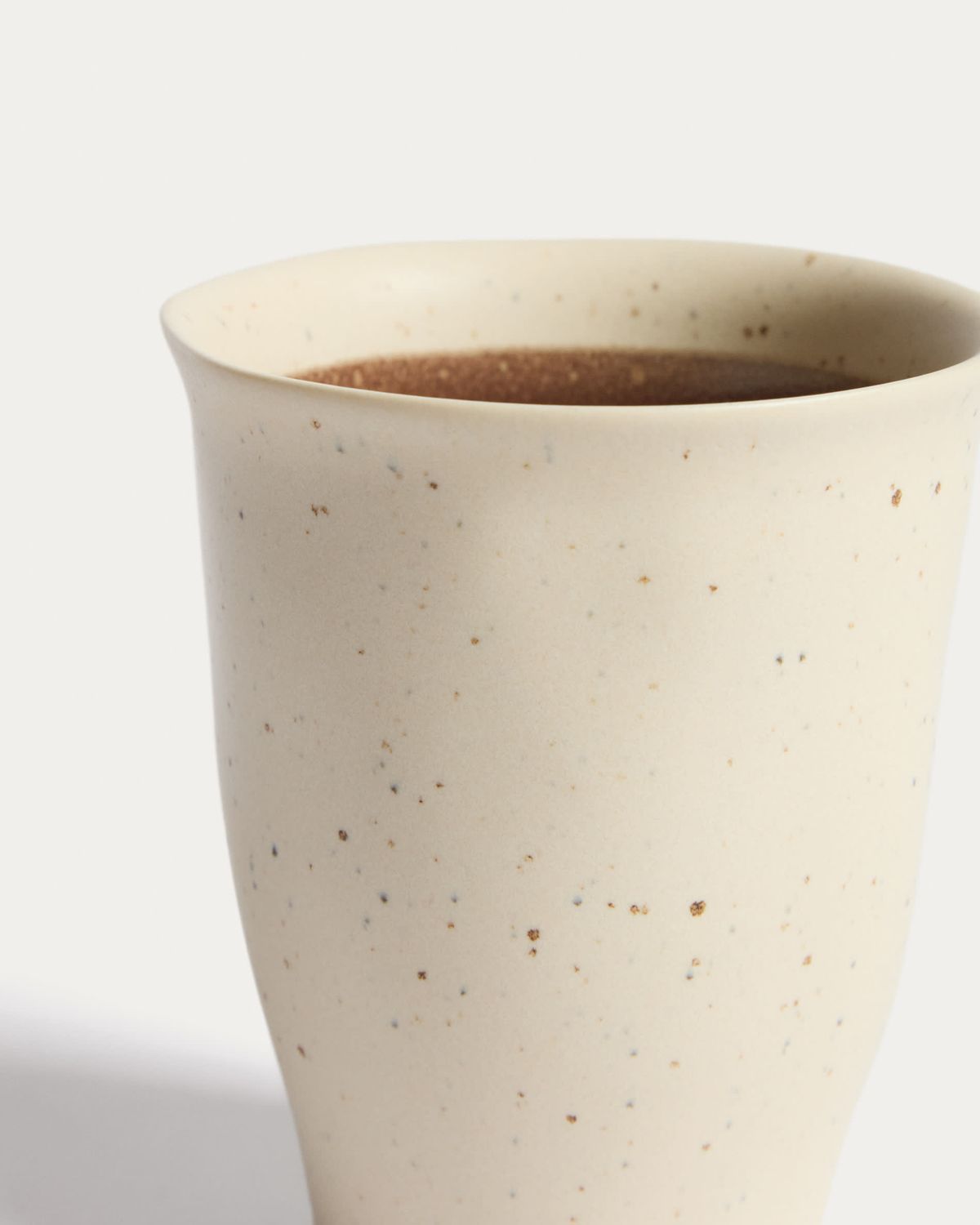 Taza Nale de cerámica beige con fondo marrón