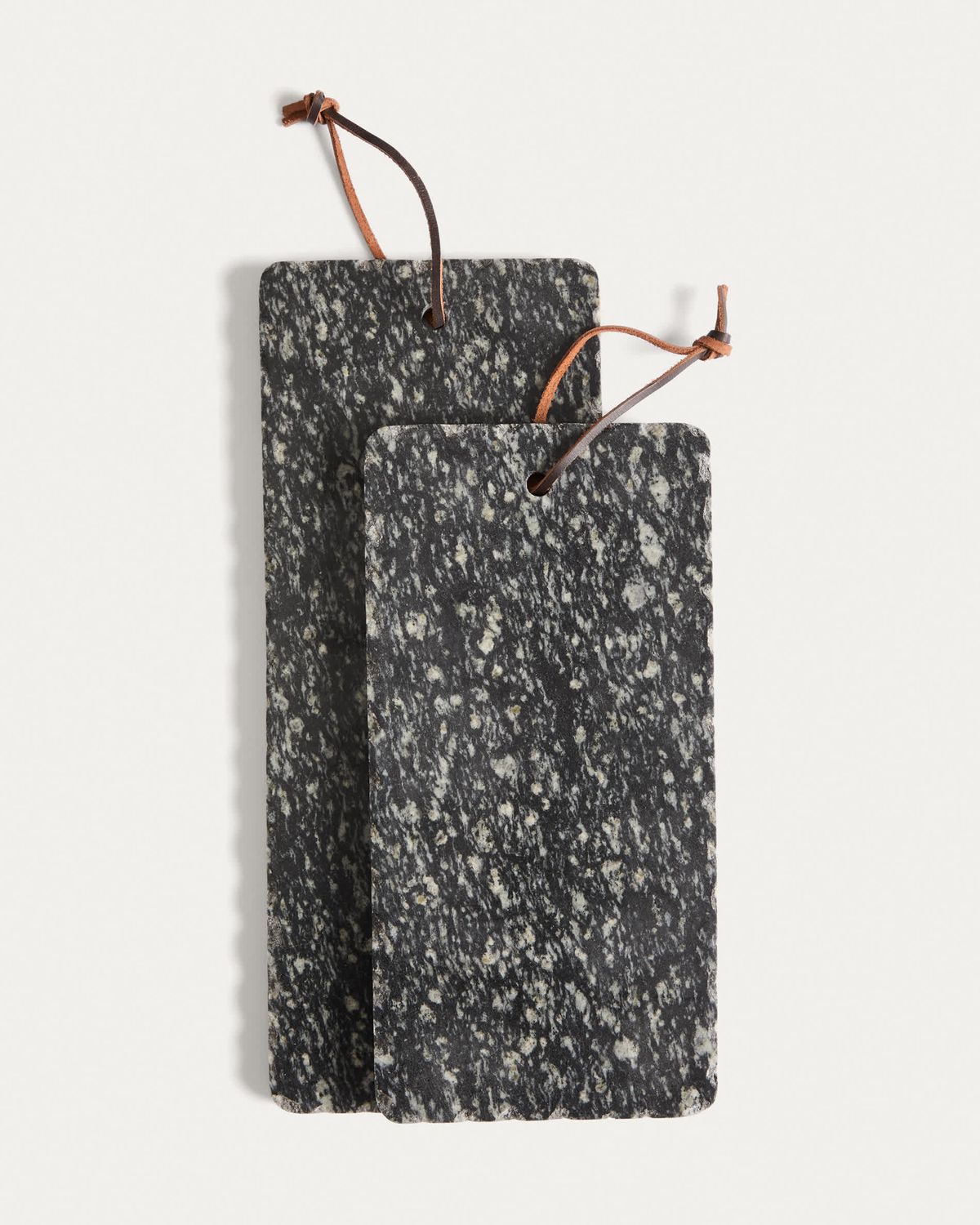Tabla de servir Arlena de granito gris oscuro 30 x 15 cm