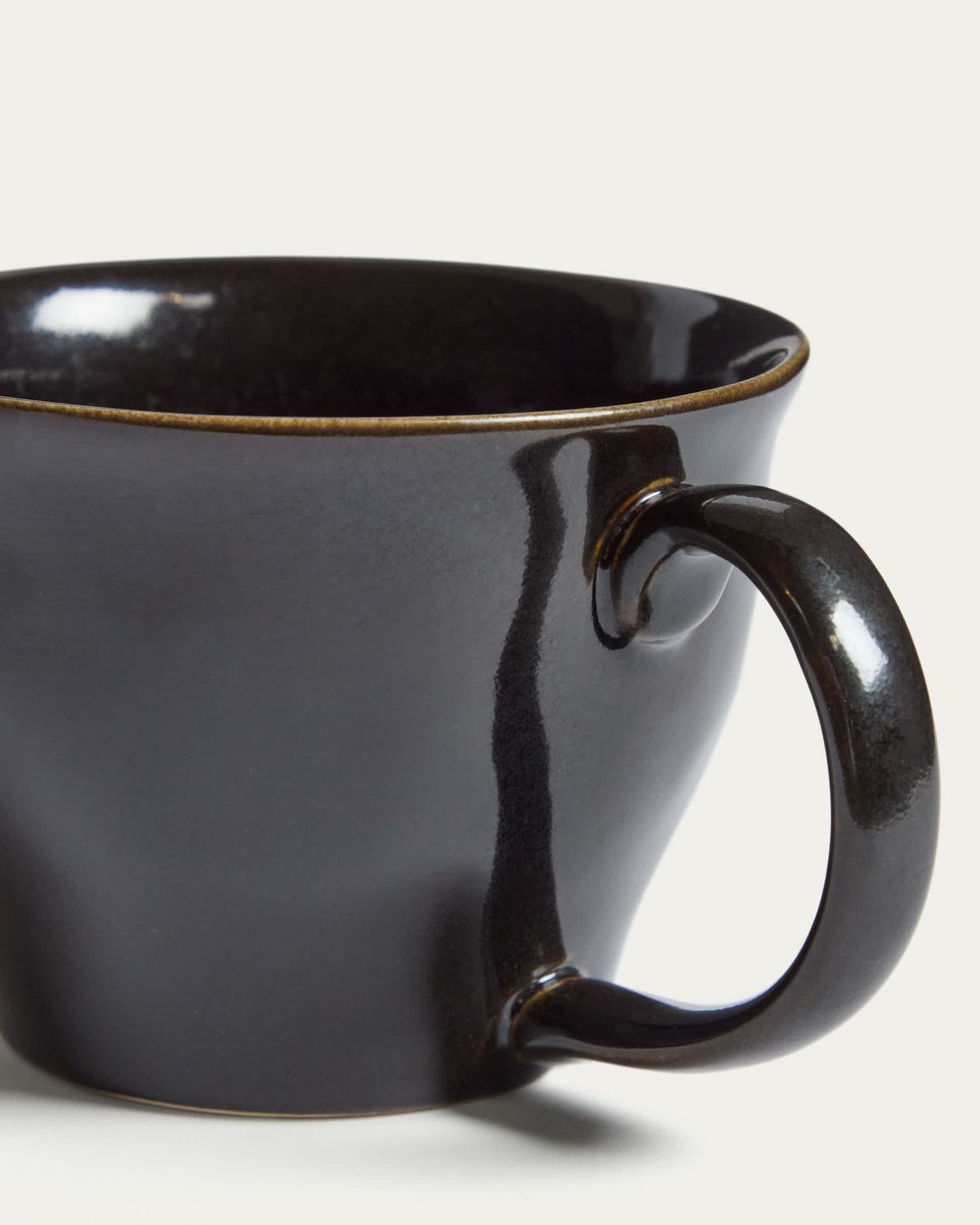 Taza Aderno de cerámica marrón oscuro