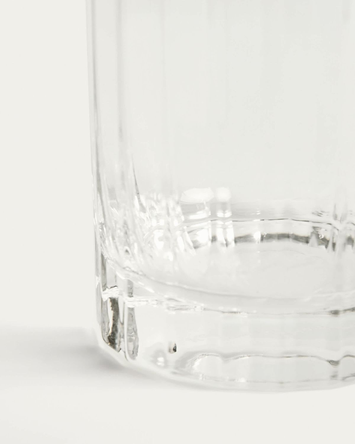 Vaso Nivor de vidrio transparente con relieve vertical tallado 30 cl