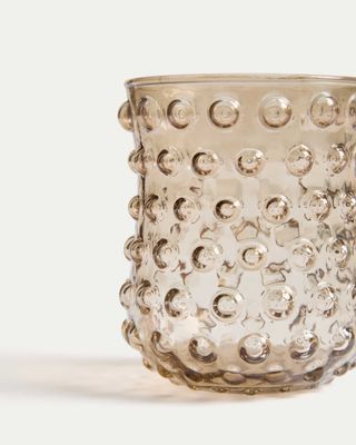 Vaso Evoria de vidrio con relieve marrón 31 cl