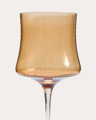 Copa de vino Alori de vidrio ámbar con relieve 46 cl