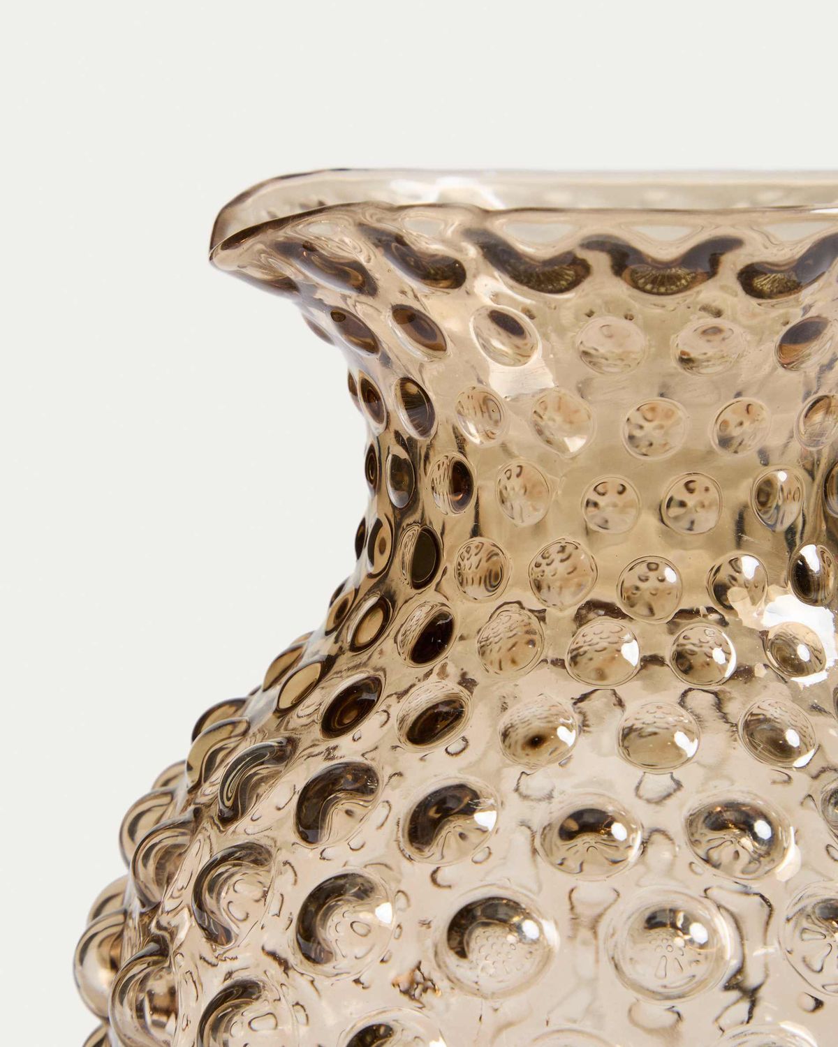 Jarra Evoria de vidrio con relieve marrón 2,6 l