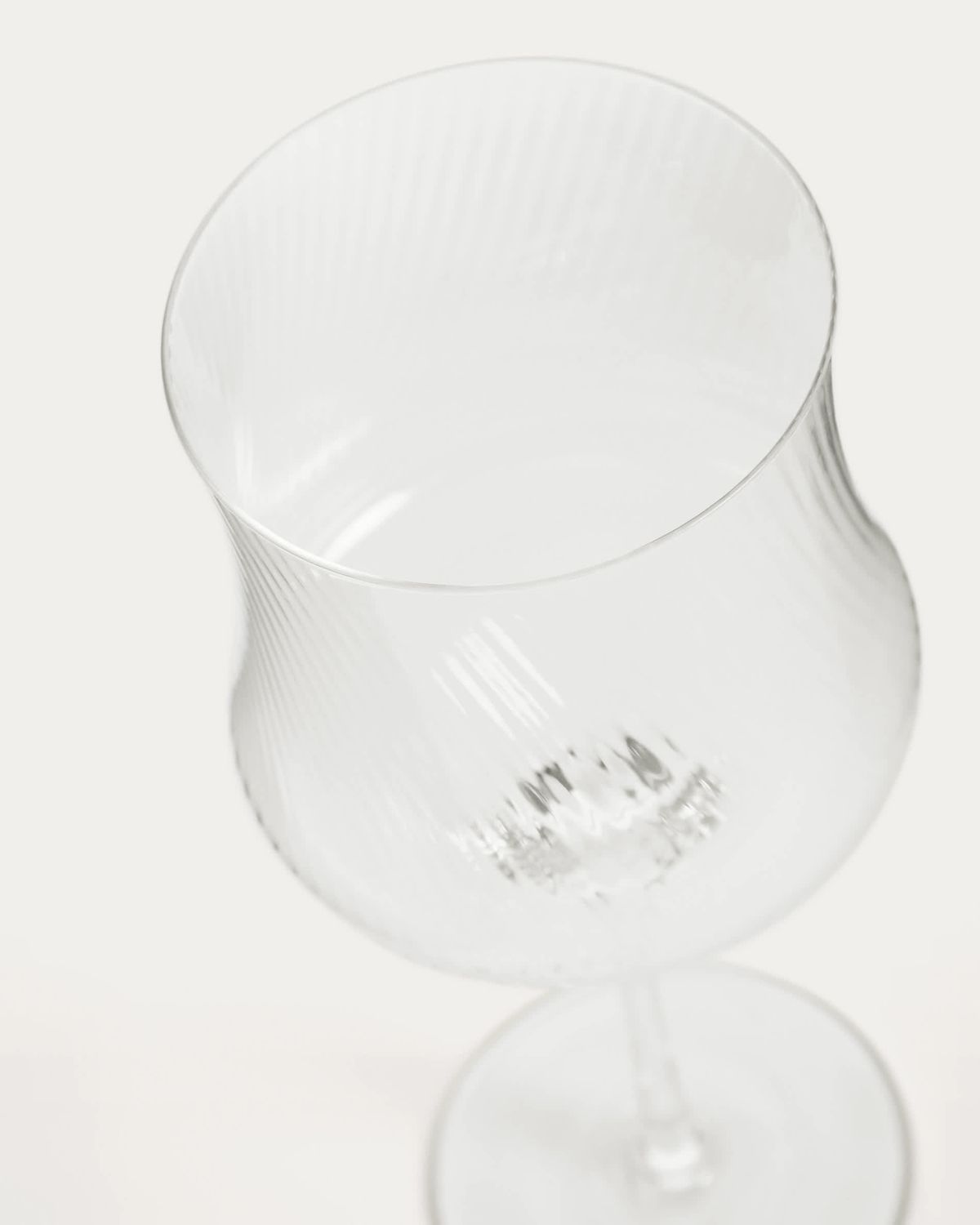 Copa de vino Alori de vidrio transparente con relieve 46 cl