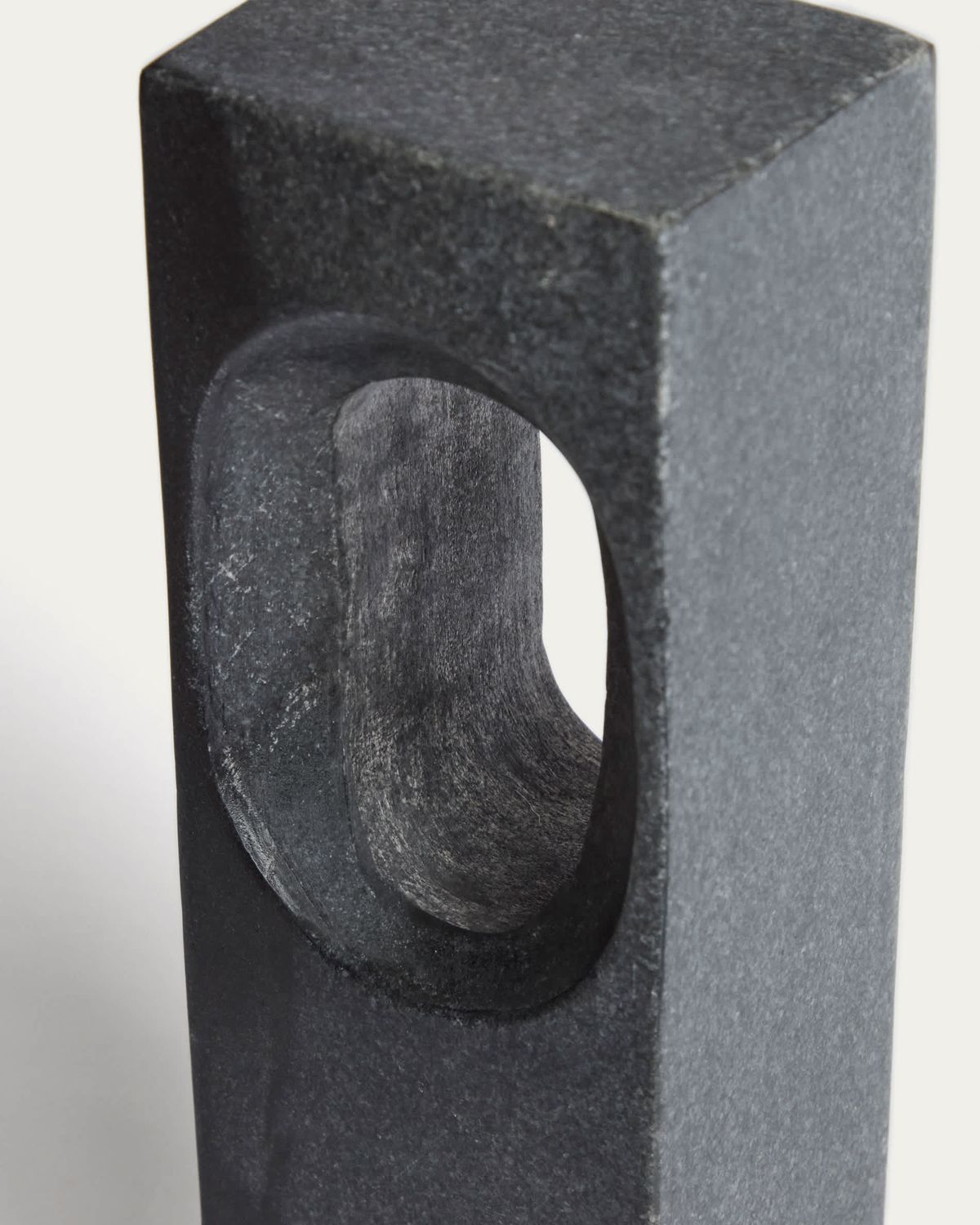 Escultura Tesh de mármol gris oscuro 36 cm