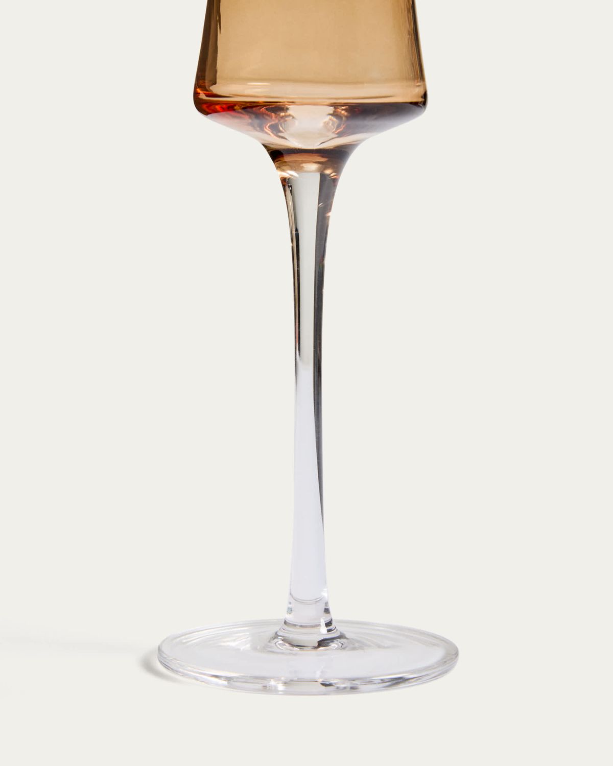 Copa de cava Alori de vidrio ámbar con relieve 15 cl