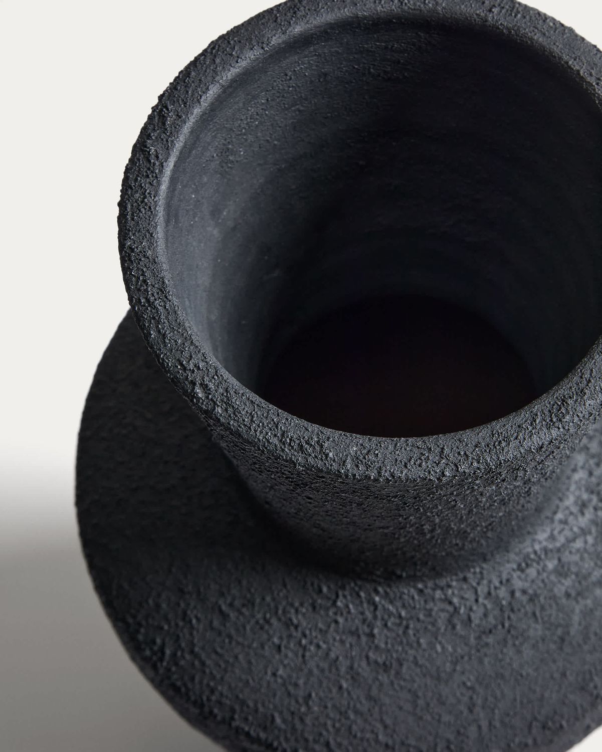 Jarrón Nerun de terracota negro 46 cm