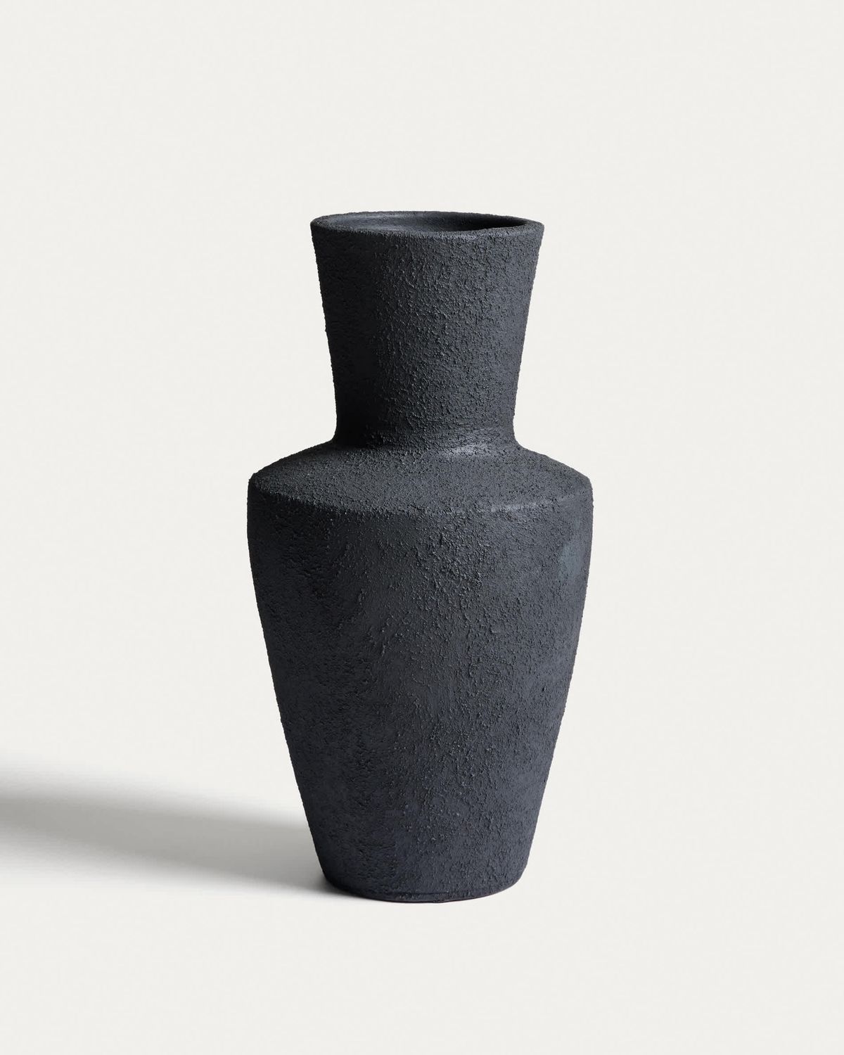 Jarrón Nerun de terracota negro 46 cm