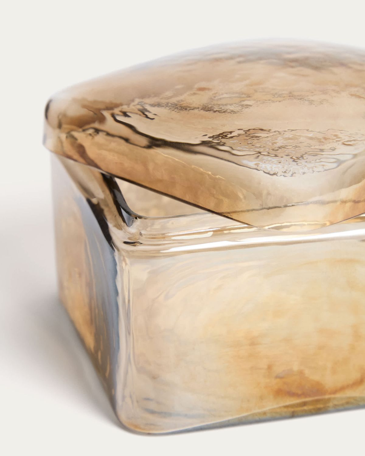 Caja decorativa Aveli de cristal beige tornasolado 14 x 14 cm