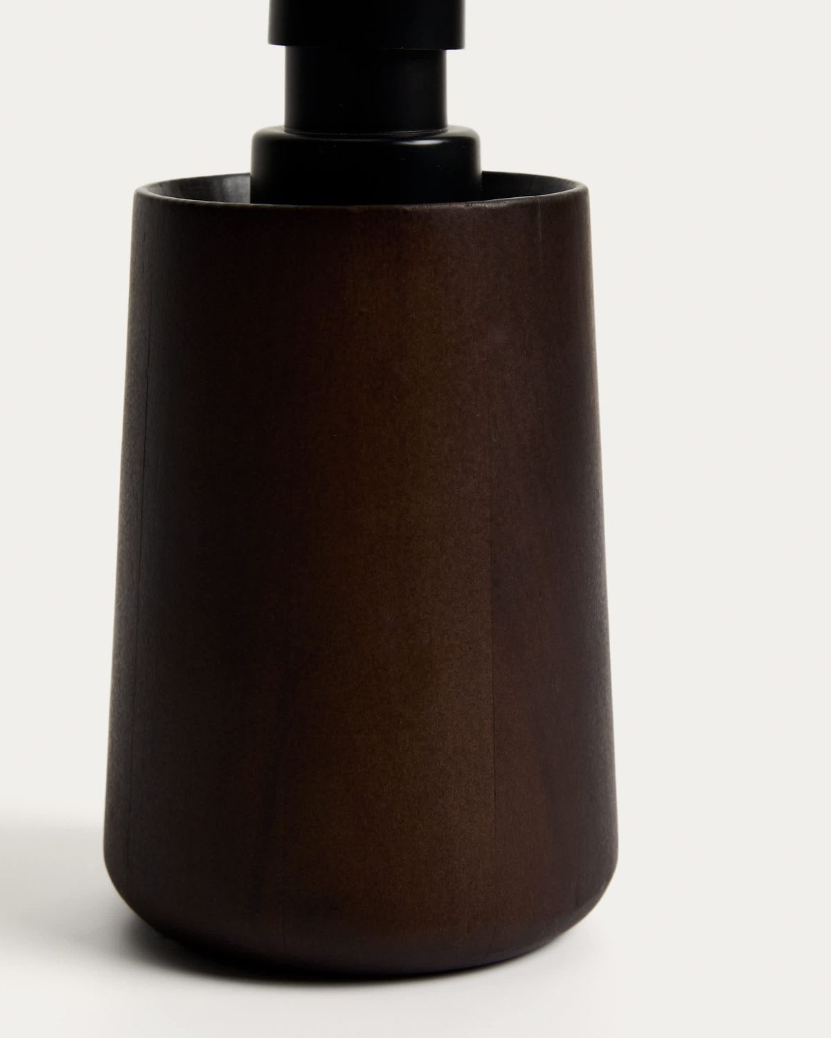 Dispensador de jabón Eide de madera de hevea oscura FSC 100%