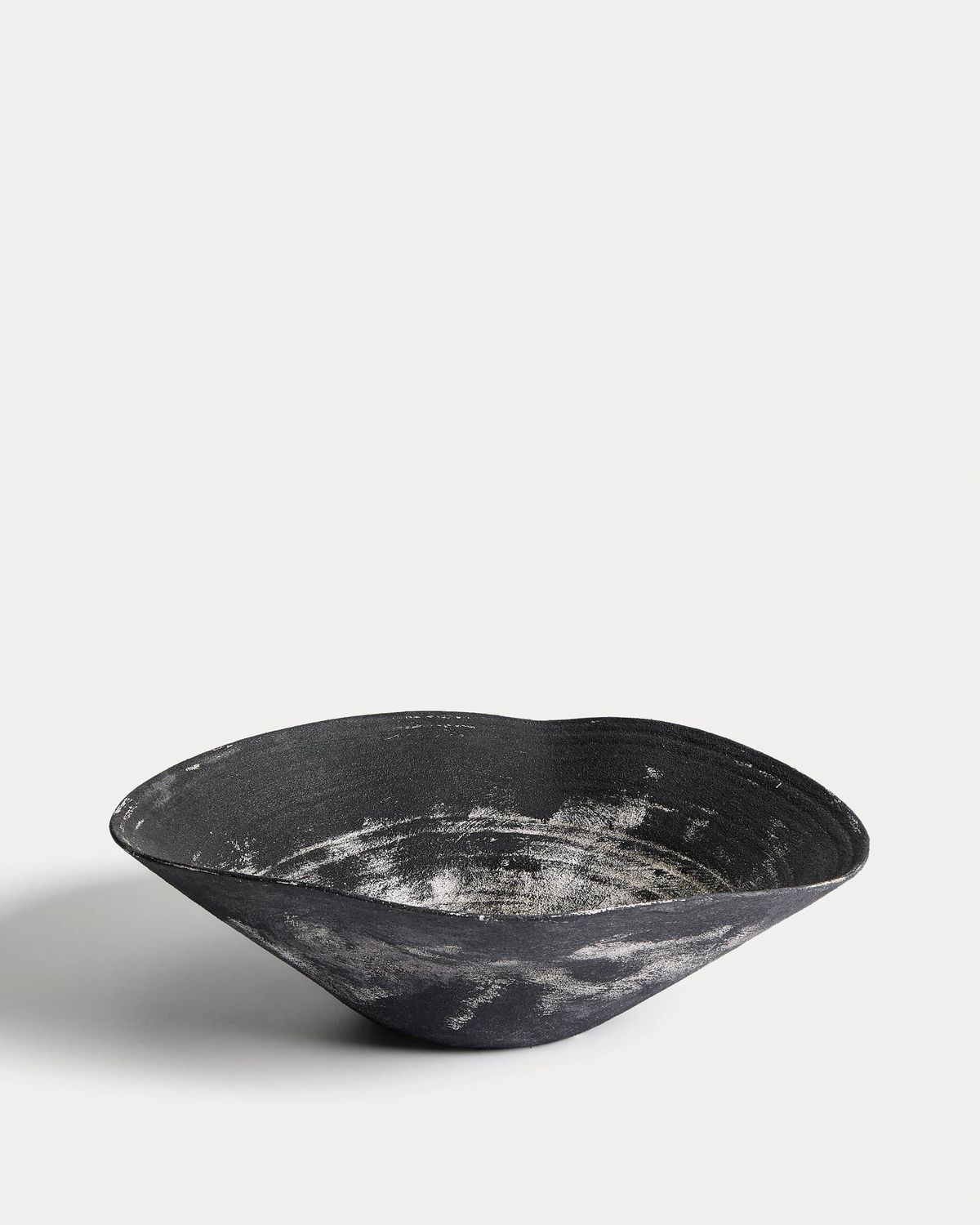 Centro de mesa Talua de cerámica negro 46 x 36 cm