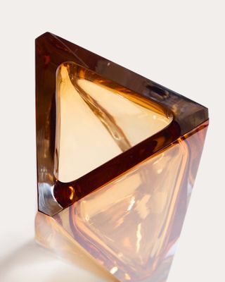 Jarrón Uconi de vidrio ámbar 31 cm