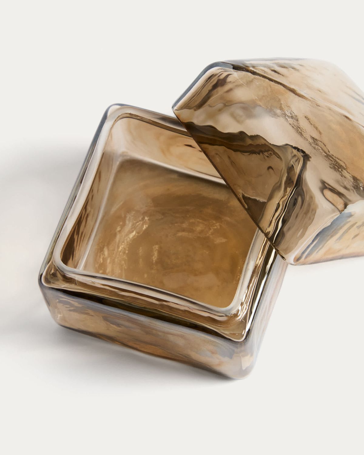 Caja decorativa Aveli de cristal beige tornasolado 9 x 9 cm