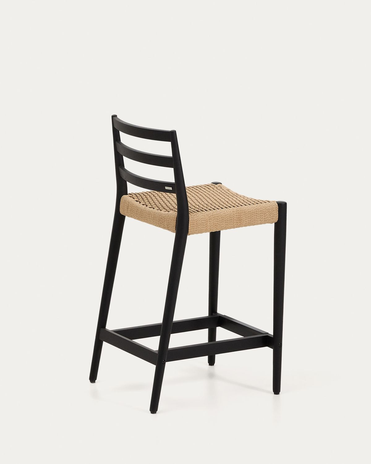 Taburete Analy respaldo madera maciza roble acabado negro y asiento de cuerda 65cm FSC Mix Credit