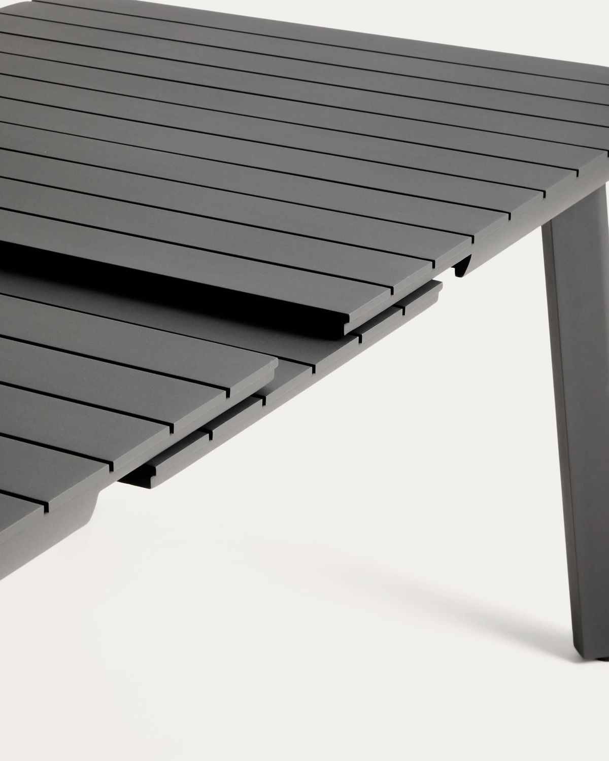 Set de mesa extensible Izola de aluminio grafito y 4 sillas Argasi de aluminio grafito y cuerda sintética gris oscuro 185 (235) x 100 cm