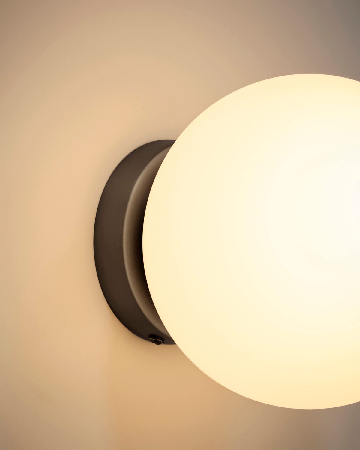 Aplique de pared Brisia de metal con acabado negro y 1 bola de cristal glaseado Ø15 cm