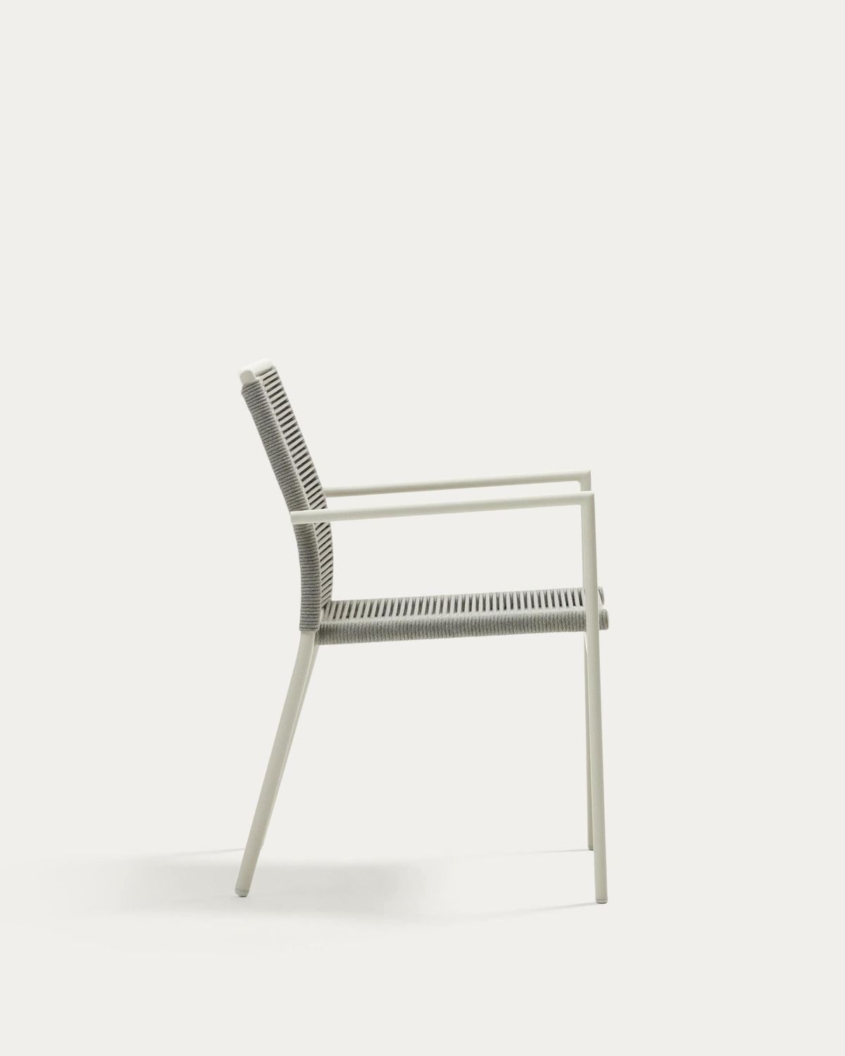 Silla apilable de exterior Culip de cuerda y aluminio blanco