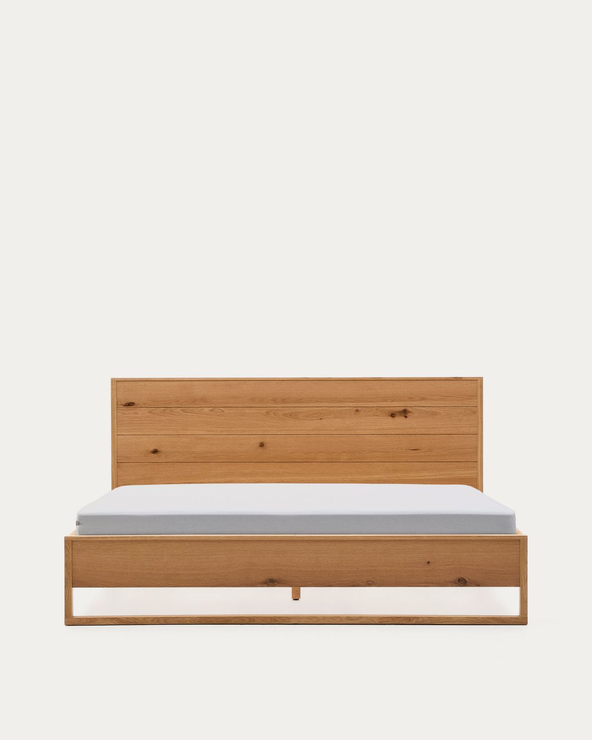 Cama Alguema en chapa de roble con acabado natural para colchón de 180 x 200 cm
