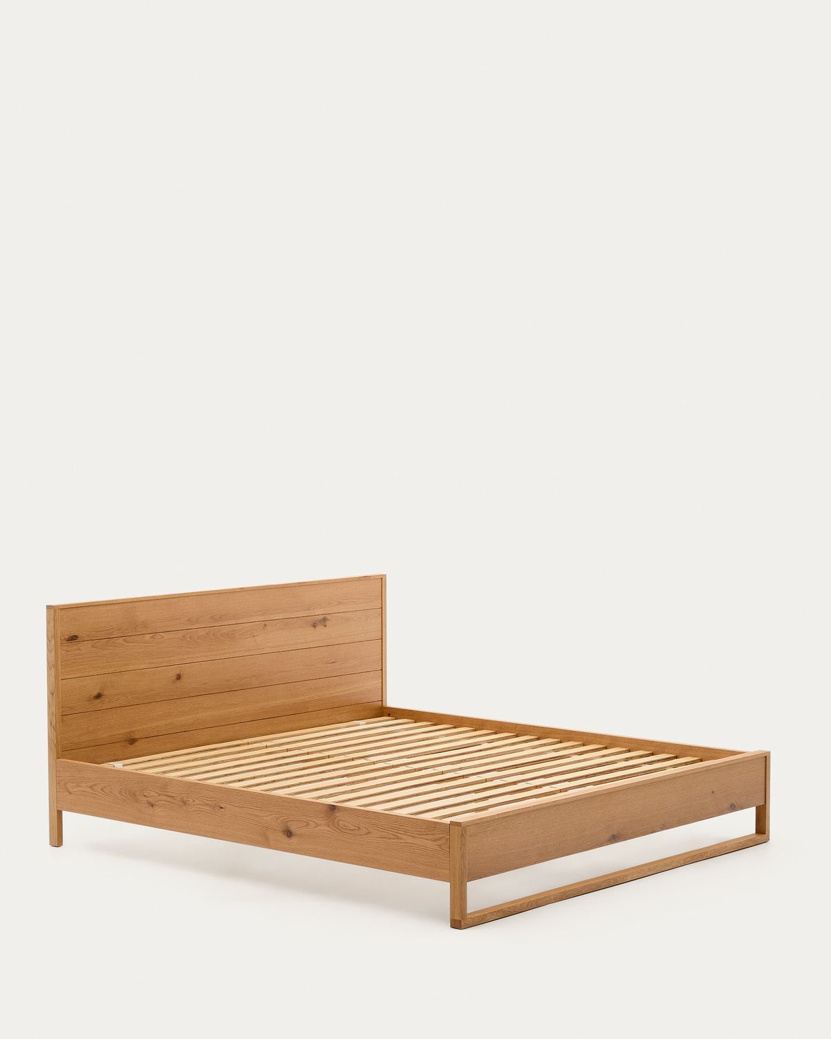 Cama Alguema en chapa de roble con acabado natural para colchón de 180 x 200 cm