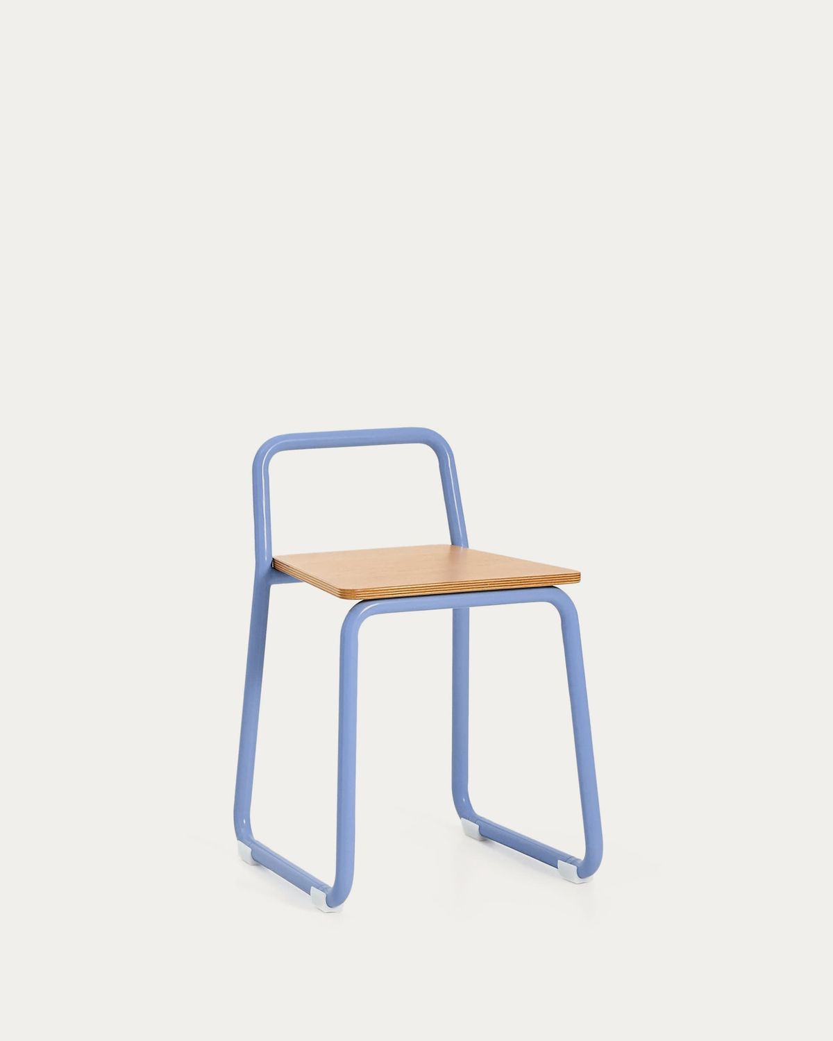 Silla Tinn de chapa de fresno y estructura de metal azul