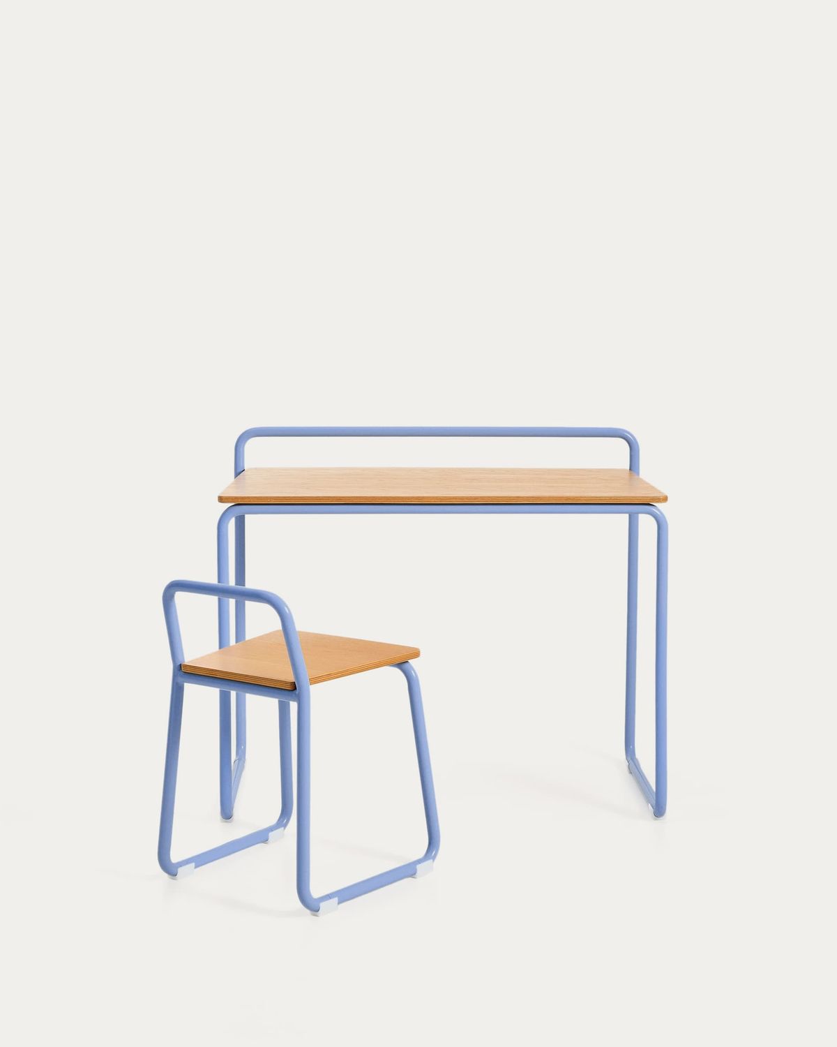Silla Tinn de chapa de fresno y estructura de metal azul