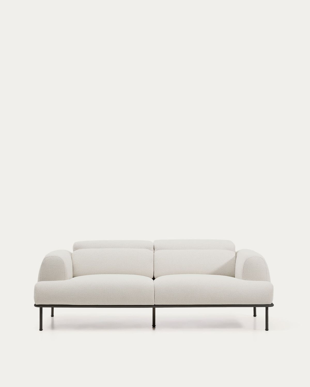 Sofá Aurum 3 plazas chenilla crudo con cabecero reclinable y base de metal gris mate 234 cm FSC Mix Credit