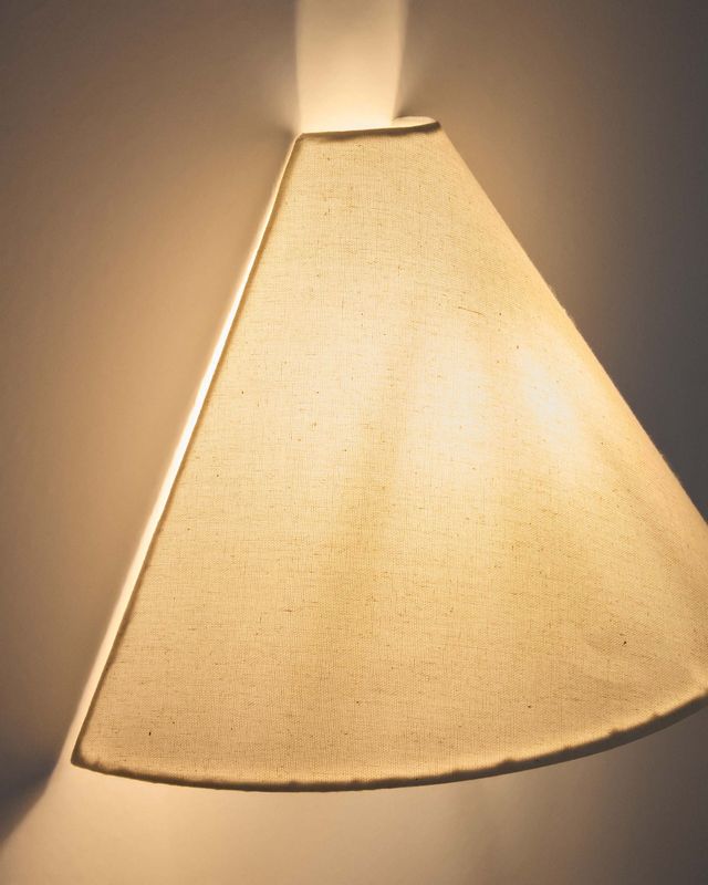 Aplique de pared Lumeni de madera de caucho y lino beige 30 cm