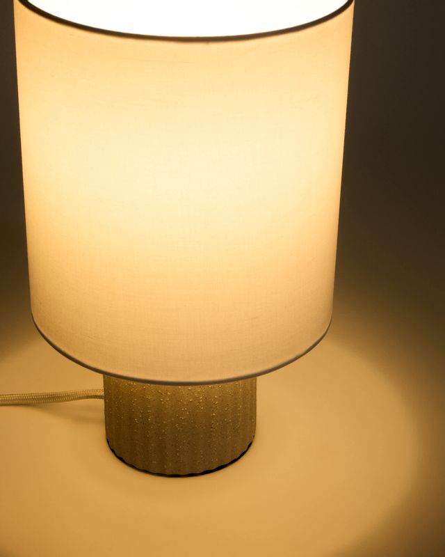 Lámpara de mesa Eshe de cerámica con acabado  beige