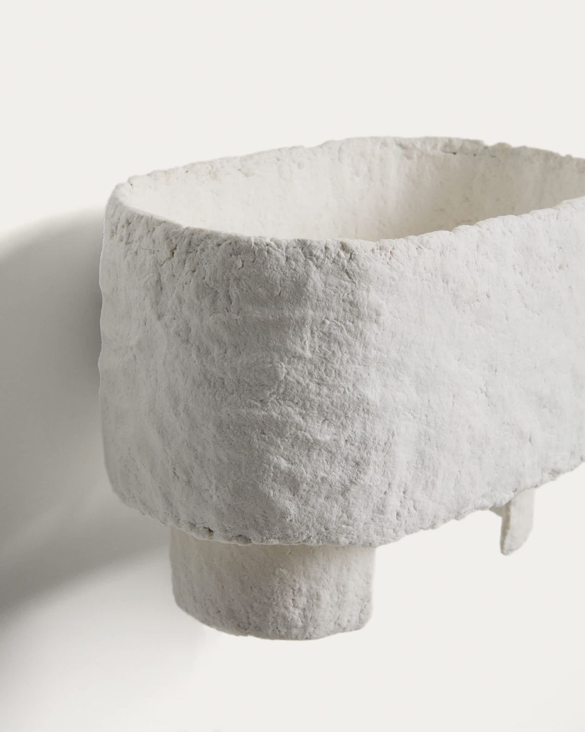 Aplique de pared Bedala de papel maché blanco