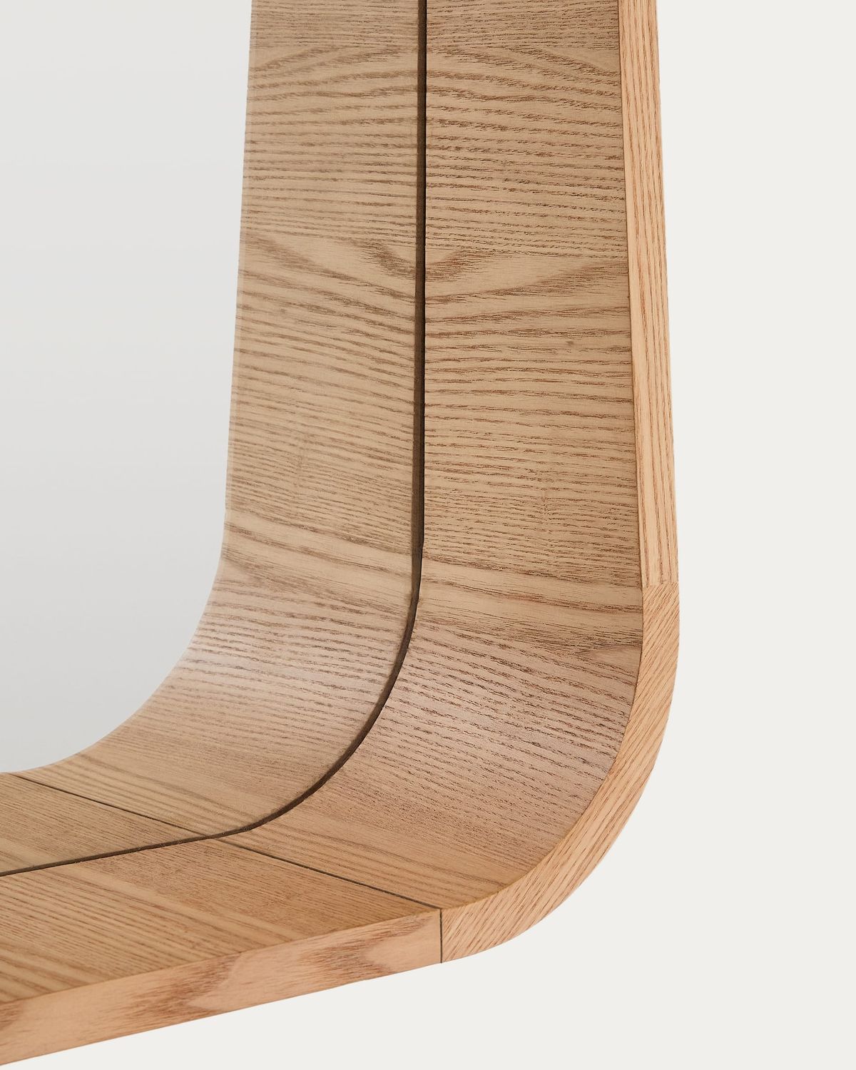 Espejo Salaya de madera contrachapada de fresno con acabado natural 90 x 60 cm