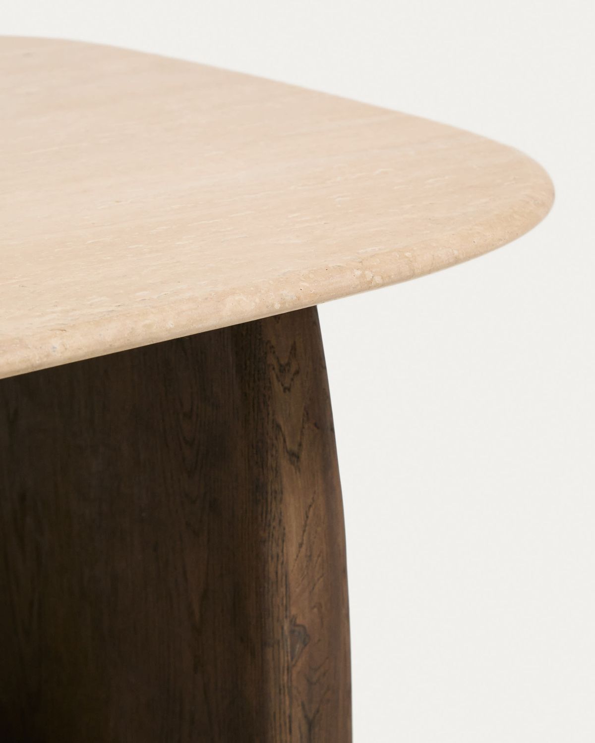 Mesa auxiliar Pirita de travertino beige y patas de madera maciza de roble acabado oscuro 71 x 70 cm FSC 100%