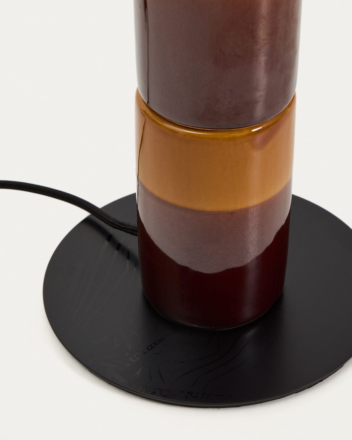 Lámpara de mesa Mavran con pie de cerámica marrón y mostaza y pantalla de algodón